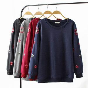 §獨具衣格§ J1221 內刷毛 袖子花刺繡上衣-大尺碼