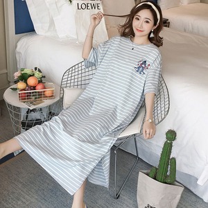 §獨具衣格§ J1653 配條卡通刺繡洋裝 家居服-多尺碼